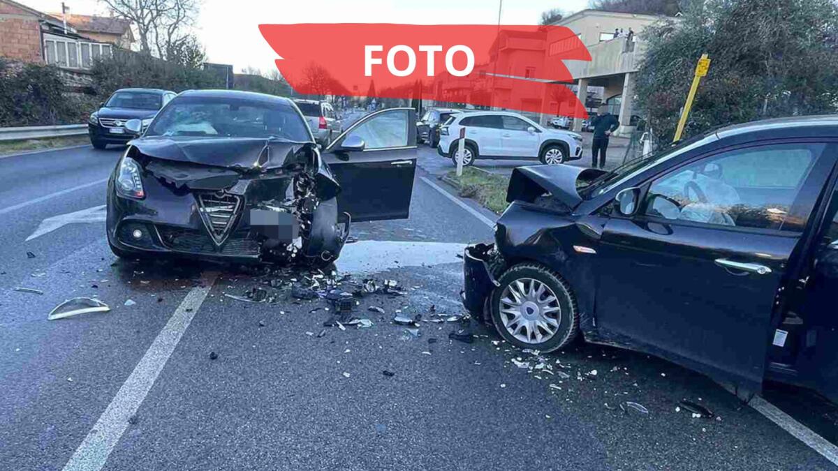 Colpo di sonno, auto invade altra corsia: violento frontale di Capodanno sulla strada Marecchiese -