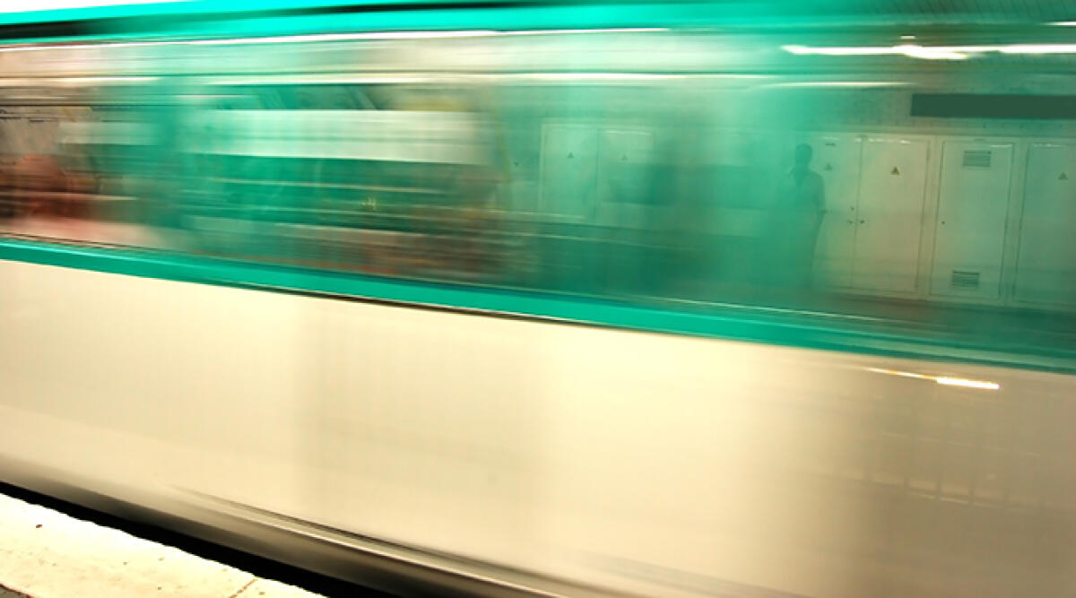 Anziana urtata da treno a passaggio a livello nel Ravennate - Foto di repertorio