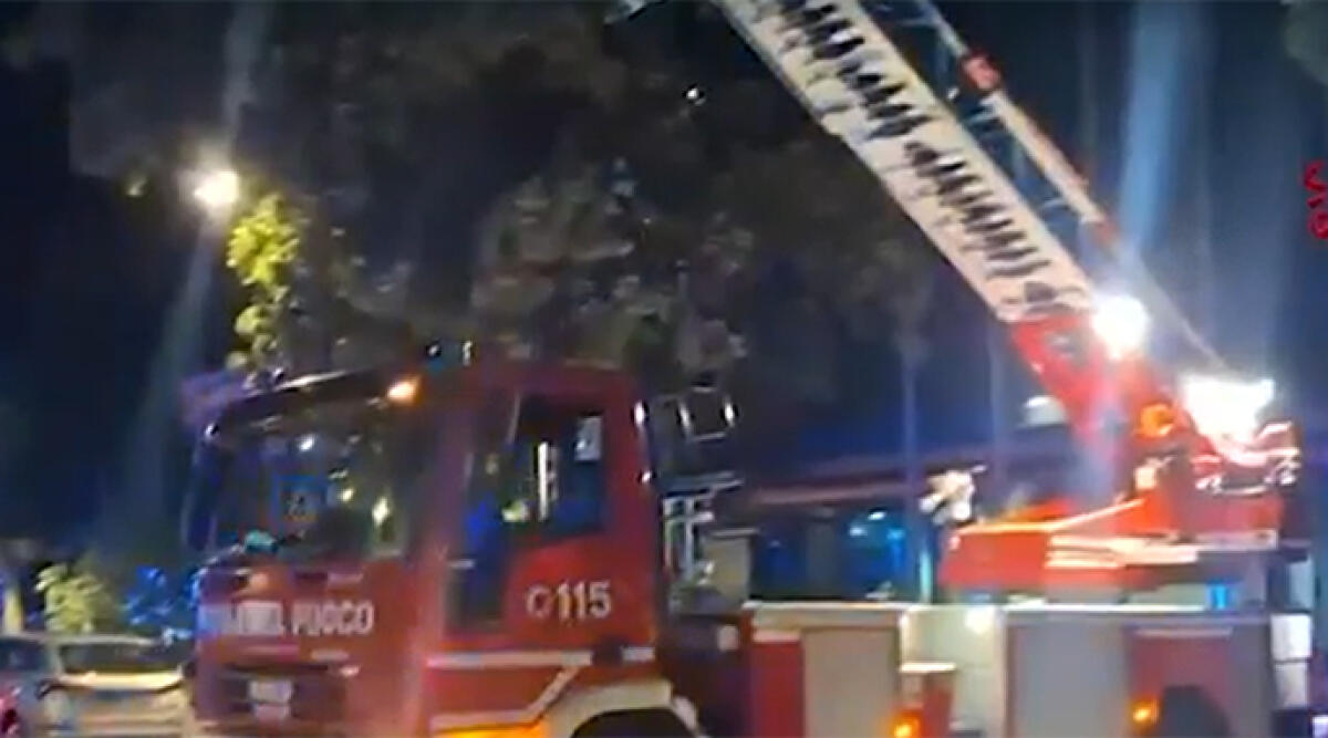 Incendio a Riccione: coppia intossicata e cane salvato dai vigili del fuoco - Archivio