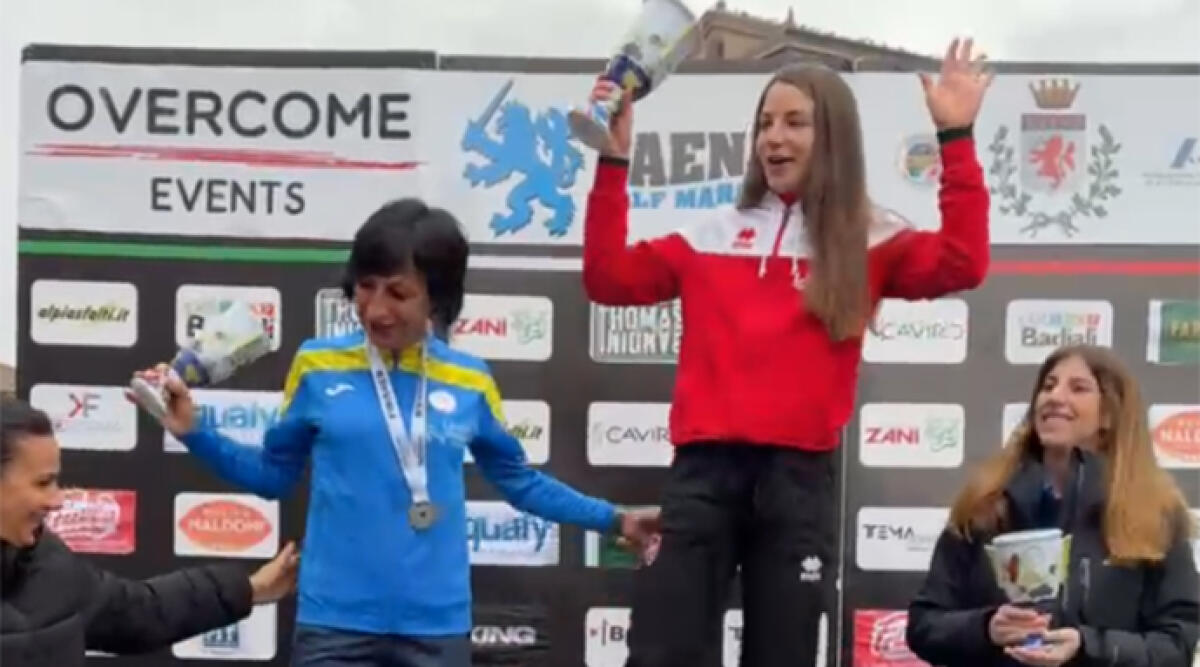 Successo riminese alla Faenza Half Marathon: Sara Ceccolini vince, Federica Moroni sul podio - Il podio femminile con le due riminesi