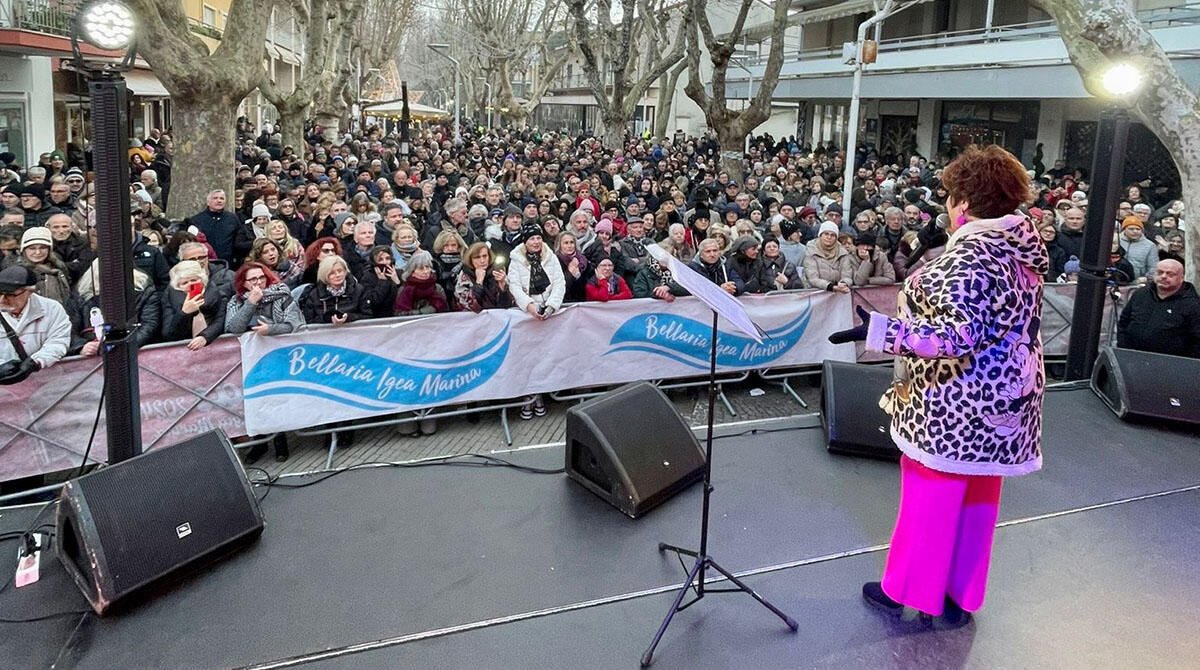 Orietta Berti fa impazzire Bellaria Igea Marina: oltre 2500 presenze per il suo concerto - Orietta Berti, Epifania 2025