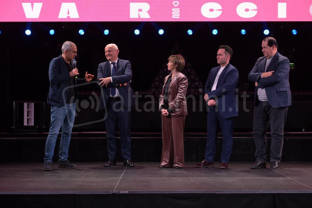 La presentazione con le Autorità