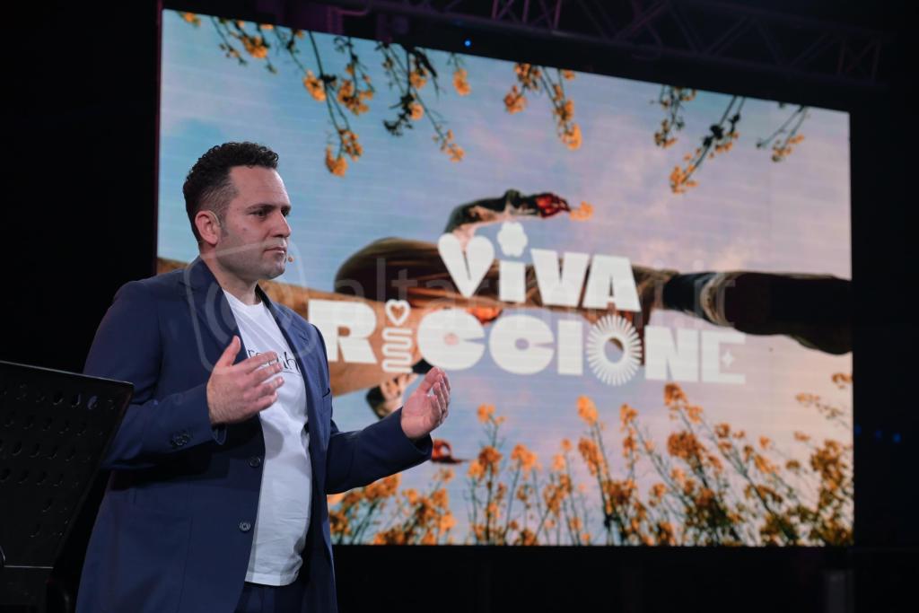 La presentazione con le Autorità