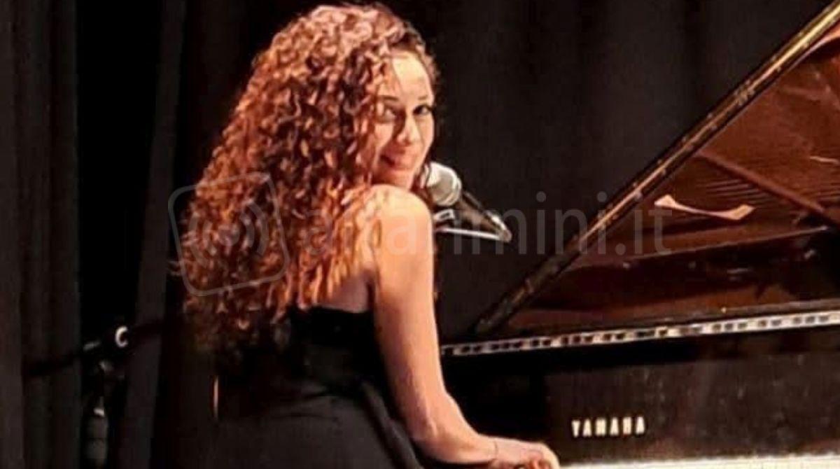 Riccione, "Piccoli mondi" ospita la cantautrice riminese Cristina di Pietro -