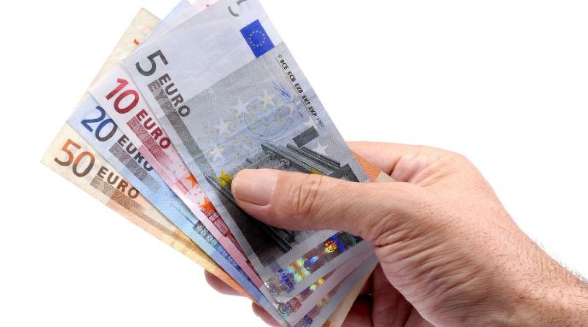 Allarme banconote false: da 5, 10 e 20 euro, come riconoscerle e difendersi -