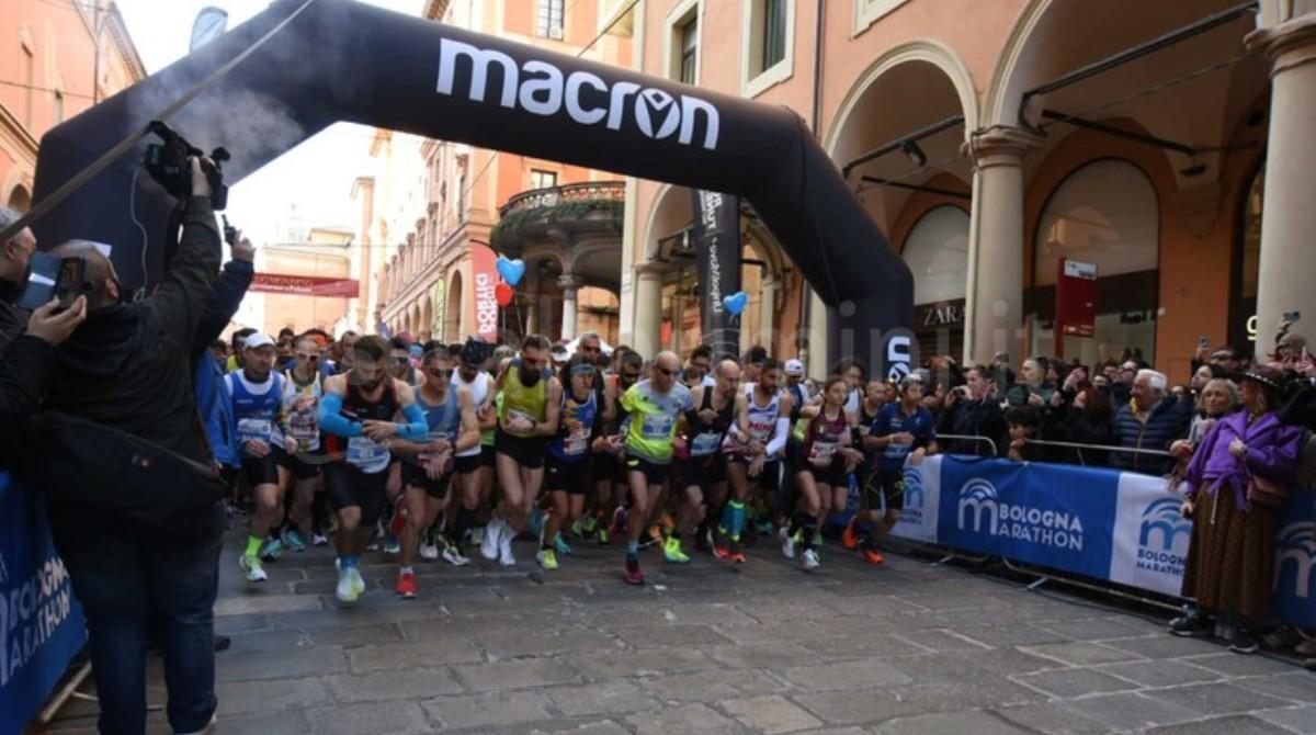 Emilia Romagna e sport: un 2025 di eventi imperdibili! - Partenza Maratona di Bologna. Foto Ansa