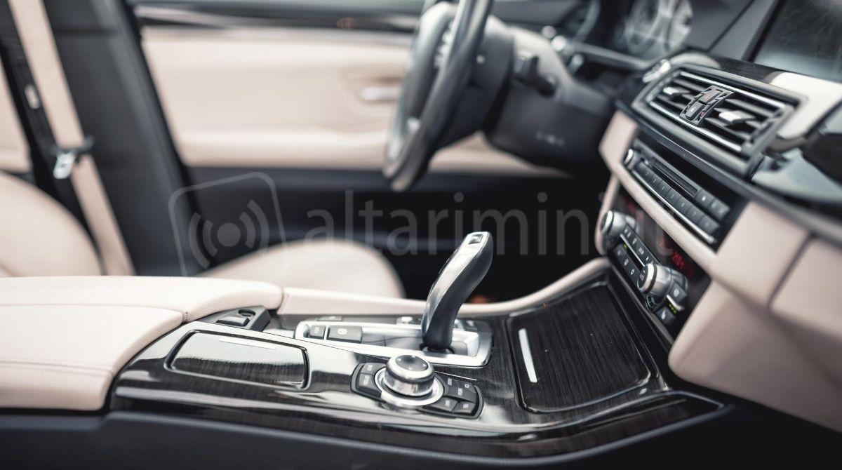 Rimini, boom di auto usate: +11,7% di passaggi di proprietà, ma l’elettrico non convince - 