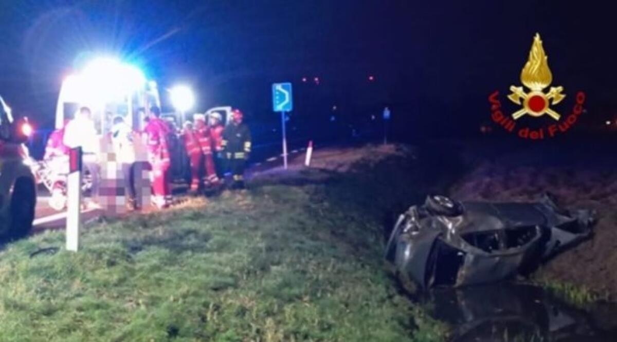 Tragico incidente ad Abano: auto si ribalta in un canale, un ragazzo morto e cinque feriti -