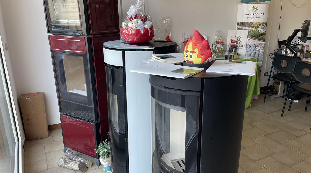 Bonus energia, aiuto per le bollette: fino a 3000 euro di rimborso per stufe a pellet -