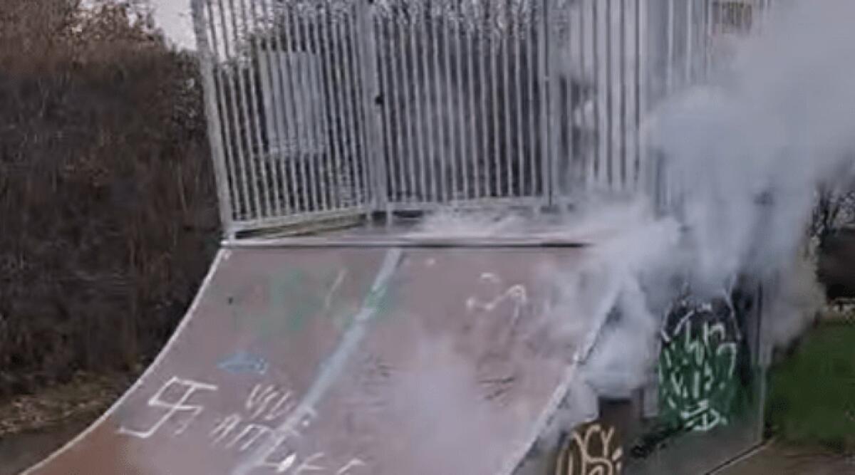 Vandali in azione allo Skate park di Bellaria: danni per migliaia di euro - La rampa dello Skate data alle fiamme