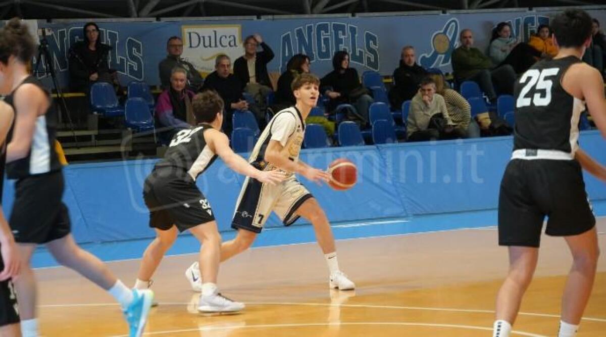 Basket giovanile, RBR: l'Under 17 festeggia, l'Under 19 mastica amaro -