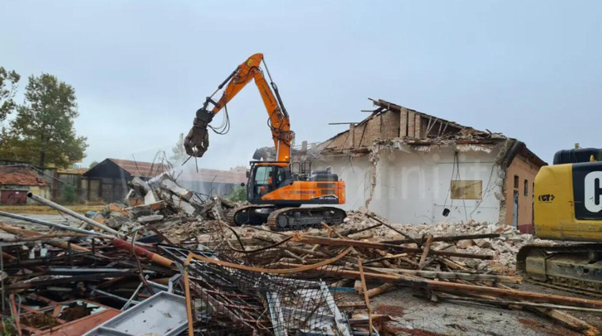 La sicurezza si rinnova: al via il concorso per la nuova cittadella delle forze dell’ordine - Le immagini della demolizione nel 2023