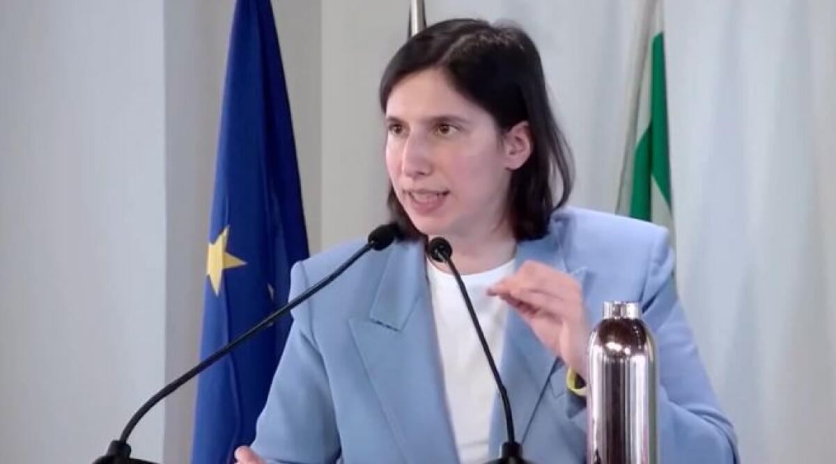 Cutro, Paragon, Meloni e caro energia: il discorso di Schlein alla direzione del Pd -