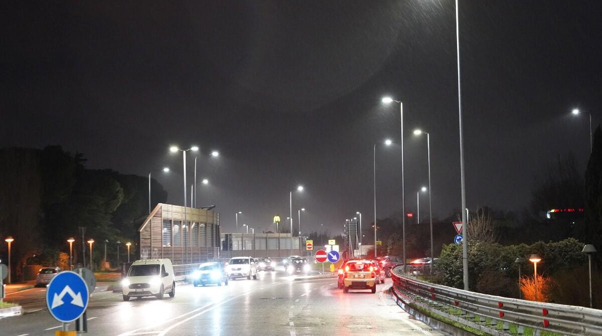Rimini: installati 200 nuovi apparecchi illuminanti nella statale 16 - I nuovi apparecchi luminosi sulla Statale 16