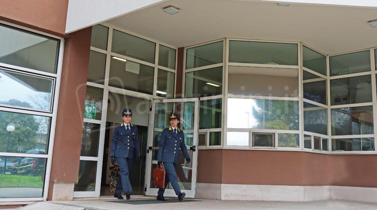 Lavoratori in nero scoperti dalla Finanza: sanzioni fino a 58.500 euro per due stand in Fiera a Rimini - 