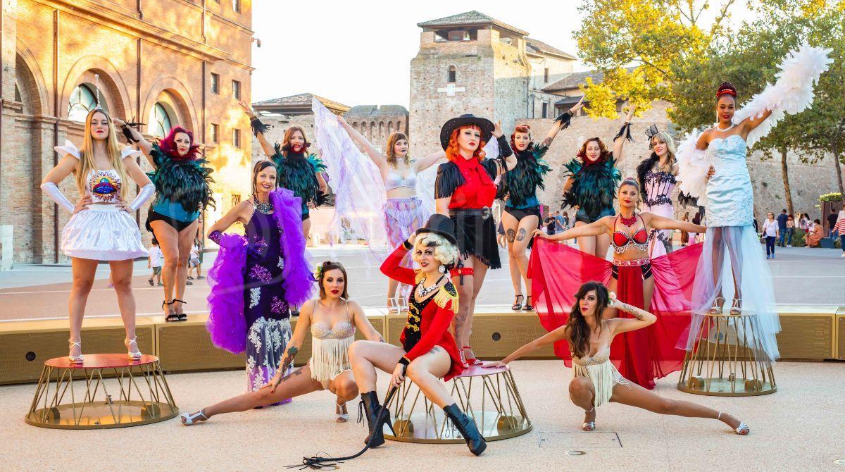 Rimini accende i riflettori sul 1° Festival di Burlesque -