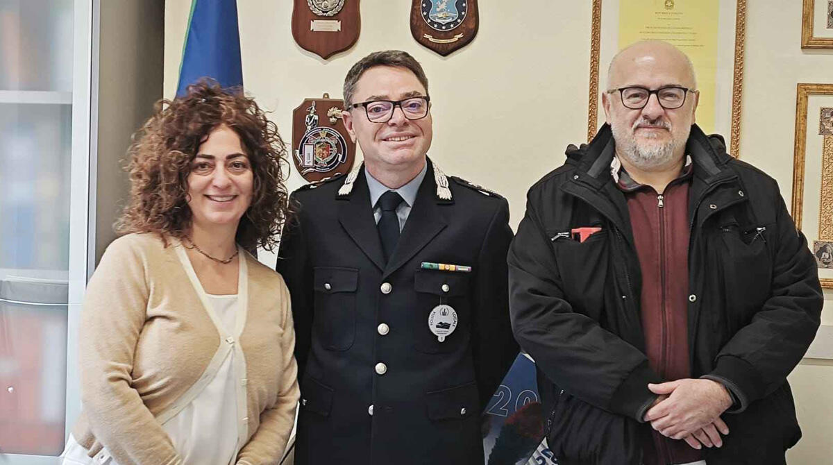 Trenta giubbotti contraffatti dopo il sequestro donati alla Cento Fiori -