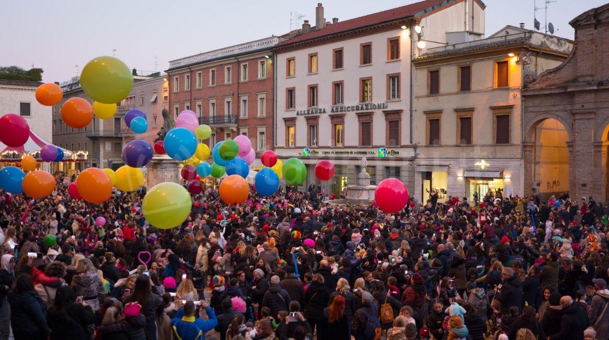 A Rimini è già ora di Carnevale: feste, giochi, spettacoli e dolci sorprese -