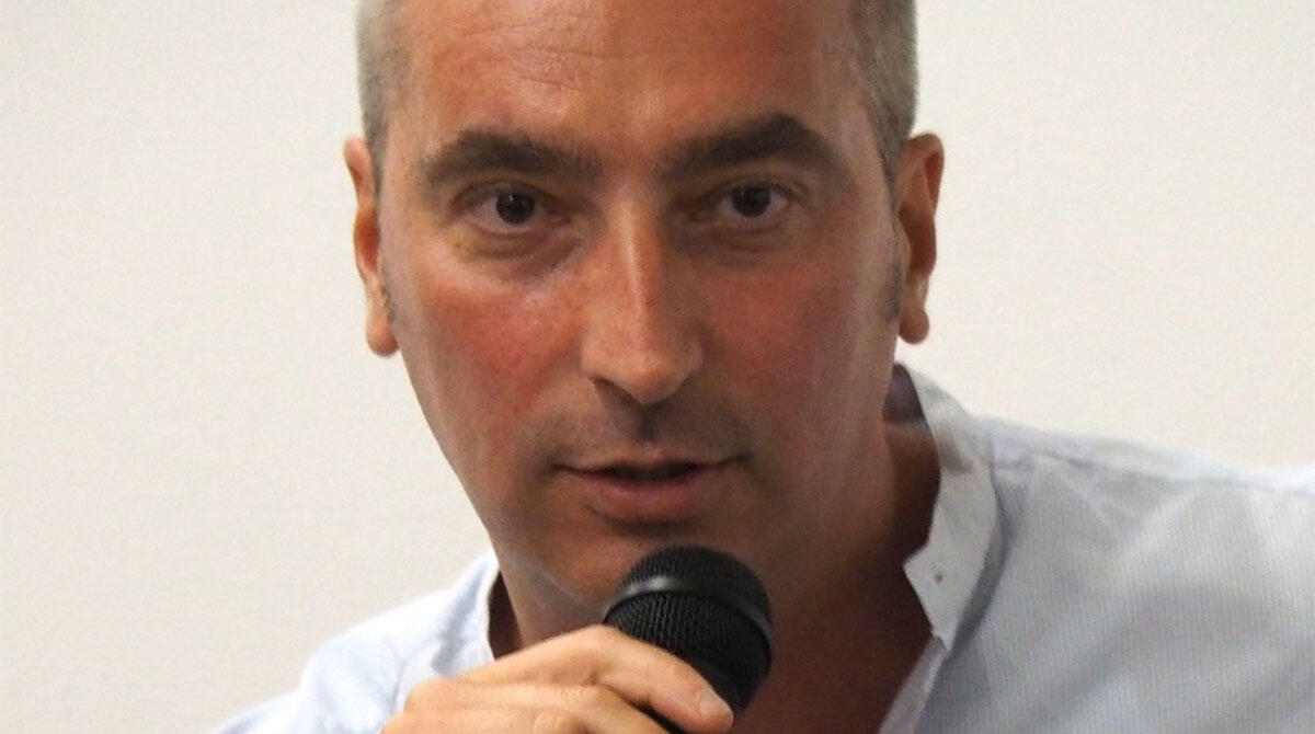 L'oste detective Emilio Zucchini: Filippo Venturi presenta "Il delitto della finestrella" a Rimini - 