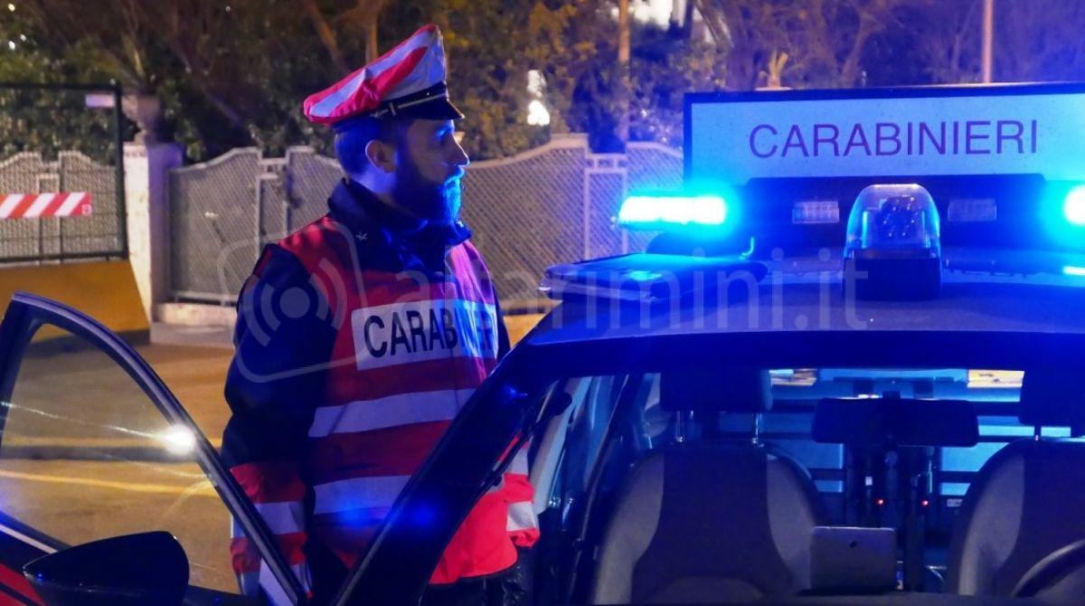 Sorpreso con arnesi da scasso, scappa dai Carabinieri e li spintona: nei guai 30enne - 