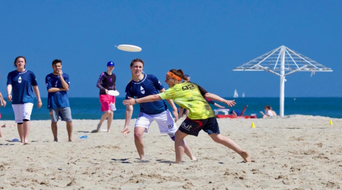 Rimini, sprazzi d'estate in arrivo: gli eventi in città, nei borghi e sulla spiaggia - Paganello sulla spiaggia a Rimini (repertorio)