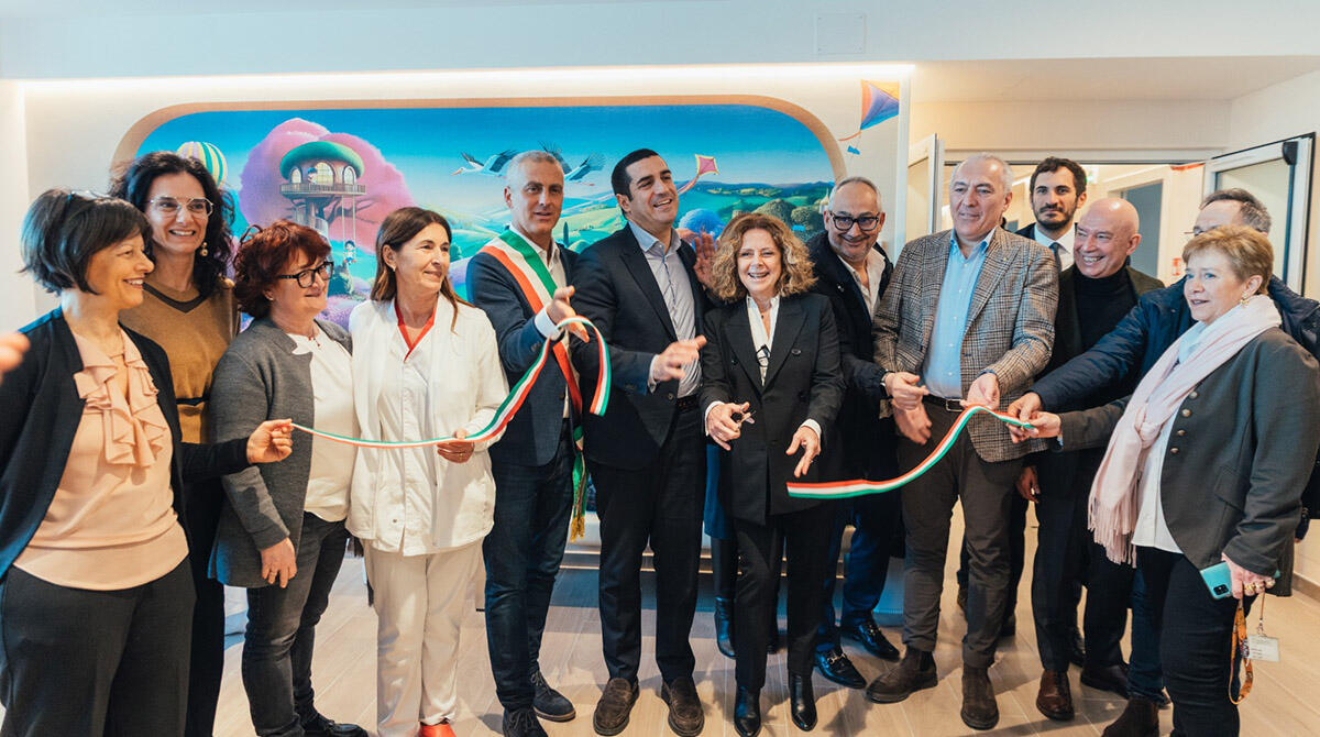 Più spazi e comfort per i piccoli pazienti: inaugurato a Rimini il nuovo Day Hospital oncologico pediatrico - Taglio del nastro al nuovo Day Hospital Oncoematologico pediatrico