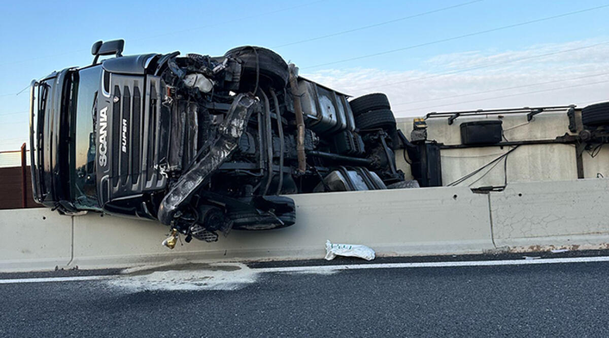 Scontro tra camion carico di latticini e auto sulla A14 a Rimini: traffico in tilt. Le foto - Il luogo dell'incidente