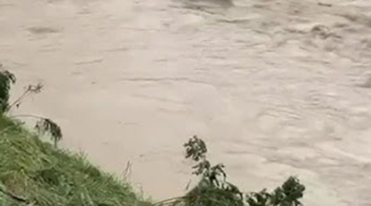 Maltempo in Romagna: il fiume Uso esonda tra Sogliano e Borghi - Archivio