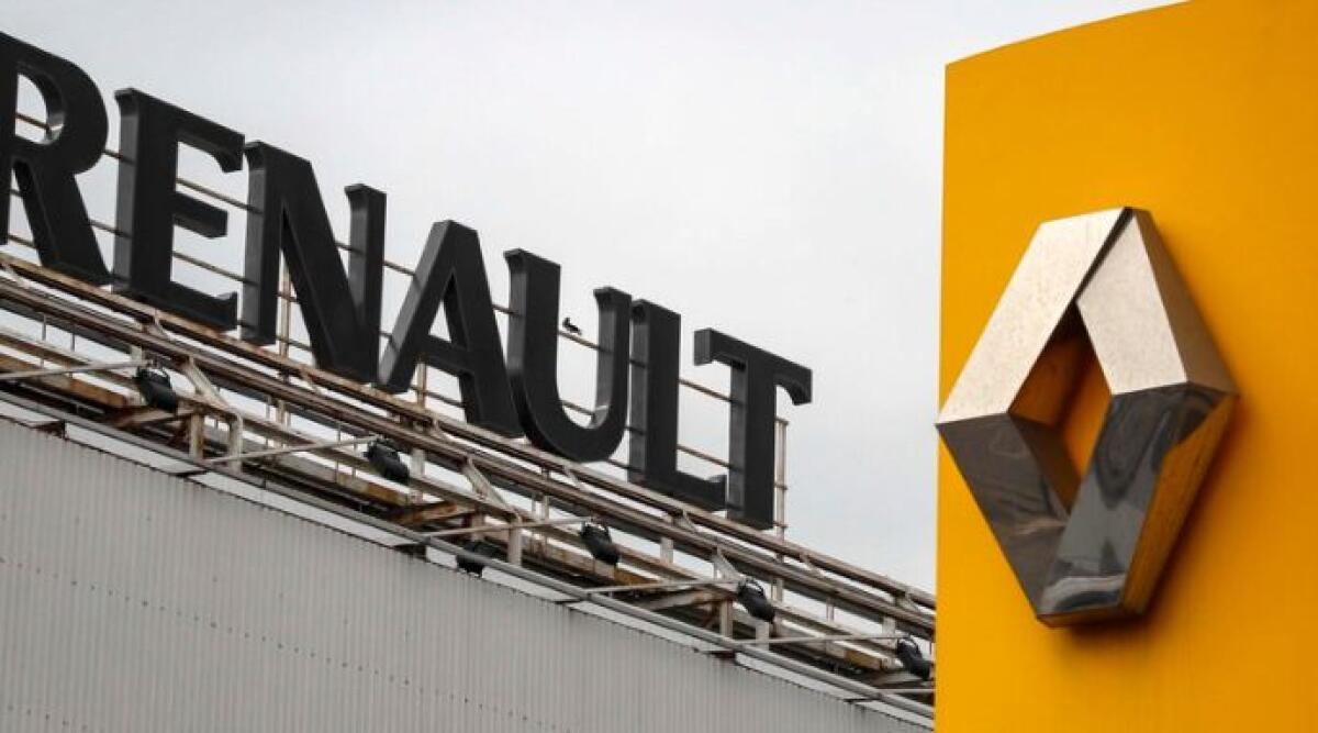 Renault richiama 44 auto: il problema al serbatoio della Captur -
