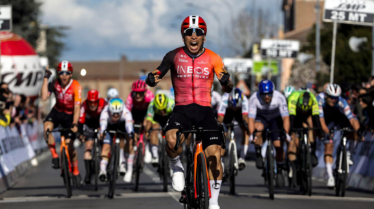 Ciclismo, Caleb Ewan domina la prima tappa della Coppi e Bartali - Settimana Internazionale Coppi e Bartali 2025 - 40th Edition - 1st stage Ferrara - Bondeno 174,5km - 25/03/2025 - Caleb Ewan (AUS - INEOS Grenadiers) - photo Massimo Fulgenzi/SprintCyclingAgency©2025