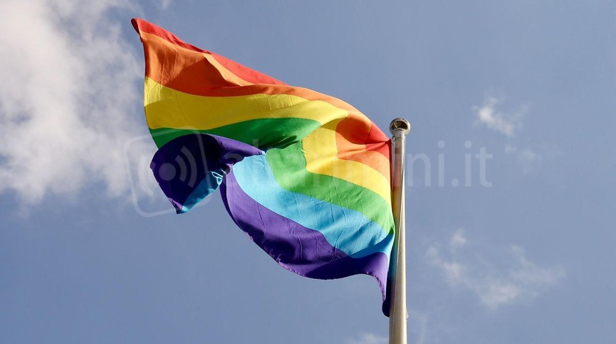 "Discriminazione al contrario": Fratelli d'Italia contesta il progetto turistico Lgbtqia+ in Emilia-Romagna -
