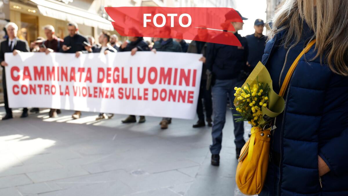 Rimini, uomini in marcia in centro per dire no alla violenza sulle donne -