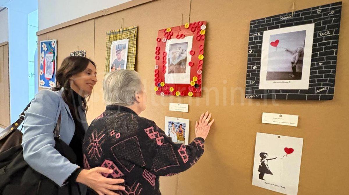 “Non si butta via niente”: la creatività degli anziani in mostra a Rimini -