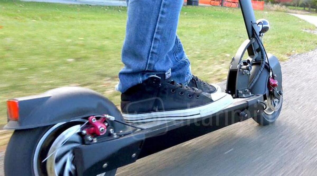 Pusher colto sul fatto lancia il monopattino addosso ai Carabinieri e fugge: arrestato - Immagine di repertorio