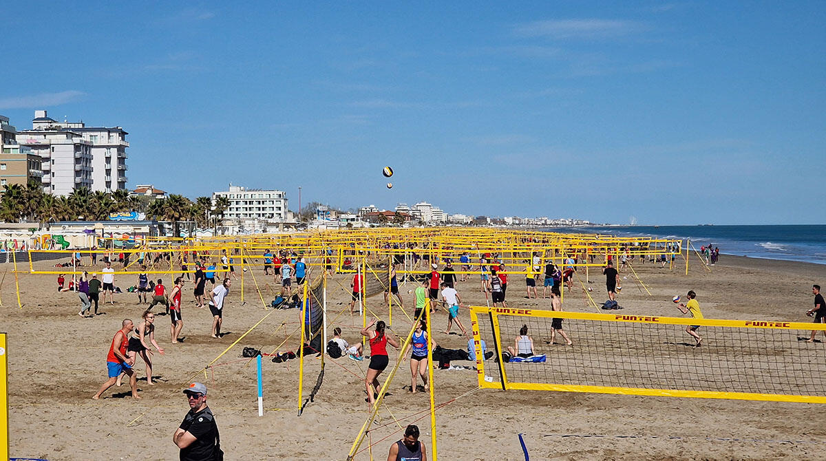 Riccione si prepara al Beachline Festival: 200 campi da gioco e migliaia di giovani in arrivo - Beachline Festival Riccione