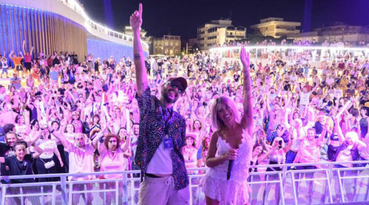 Notte Rosa 2025 a Rimini, aperto il bando: si assegnano spazi pubblicitari -