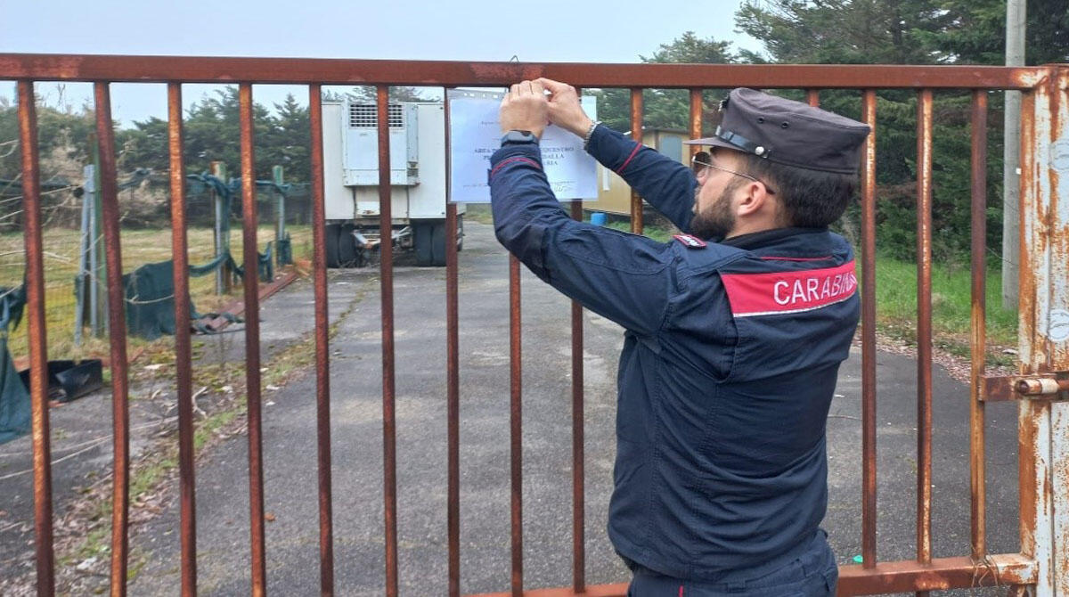 Terreno agricolo a Rimini trasformato in discarica: imprenditore rischia arresto e fino a 26.000 euro di ammenda -