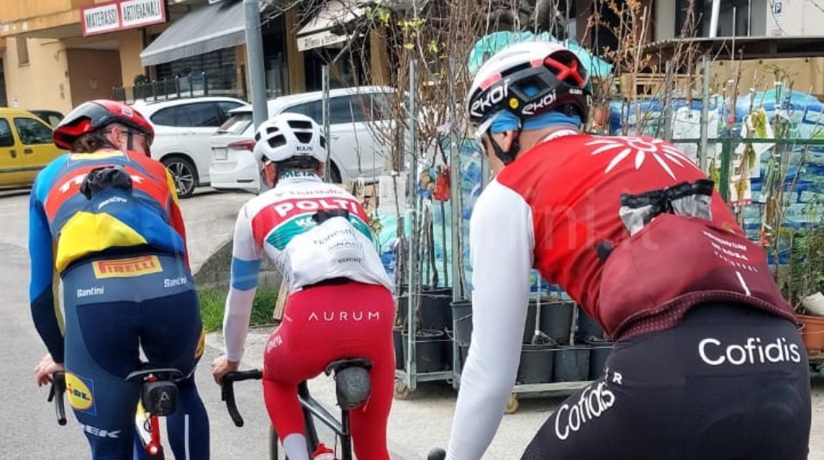 I campioni del ciclismo sulle strade del riminese: sempre più atleti prendono casa a San Marino -