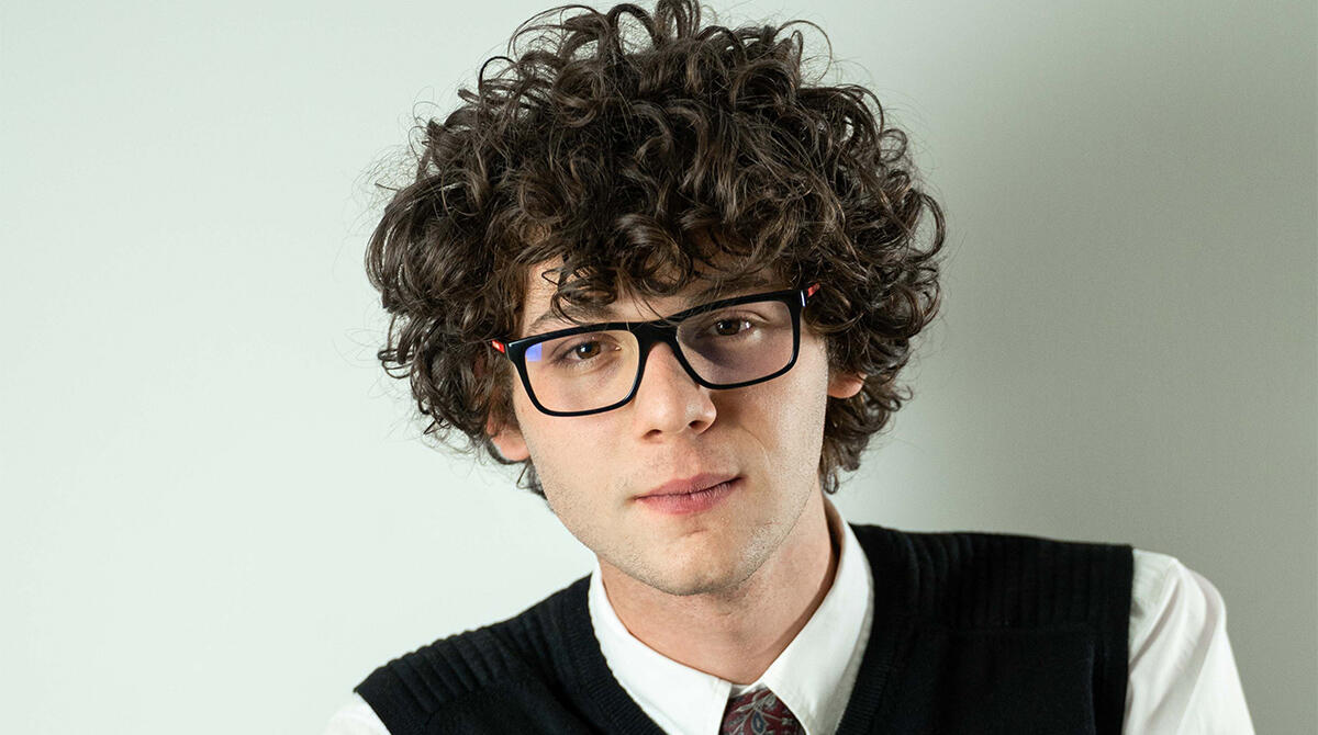 Edoardo Prati, il divulgatore dei classici sui social è "profeta in patria": il suo spettacolo al teatro Galli di Rimini - Edoardo Prati PH Isma Cristiano