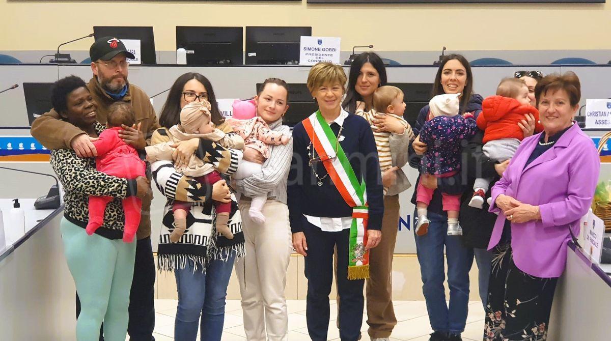 Riccione celebra la Giornata della Gentilezza: un benvenuto speciale ai nuovi nati -