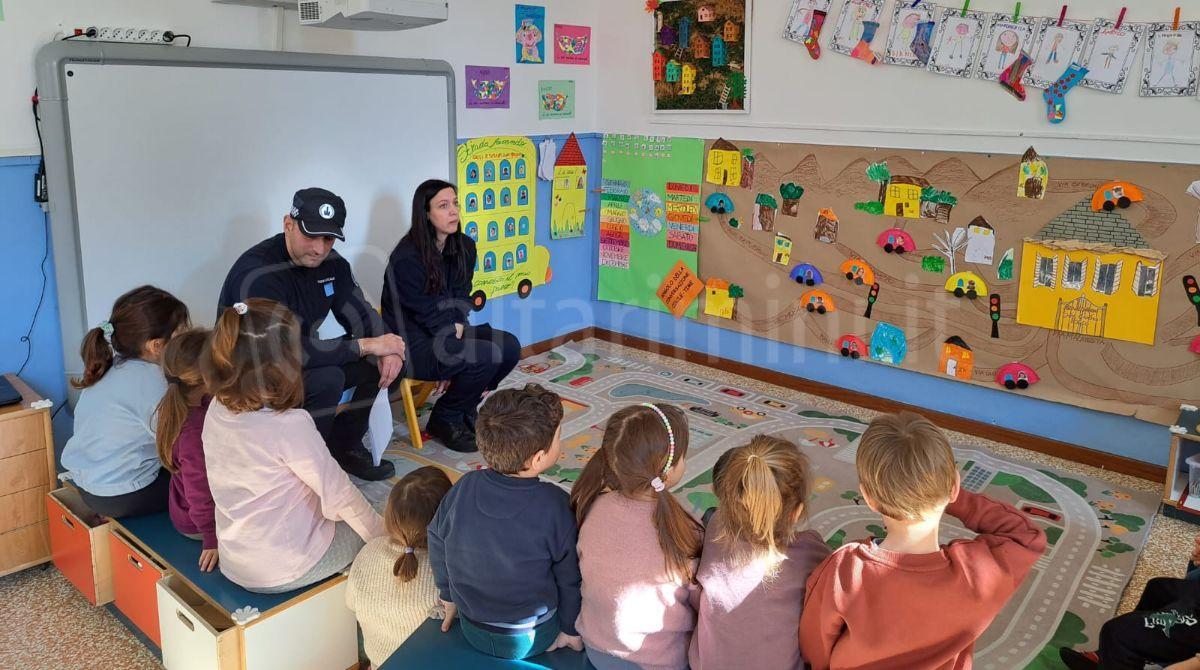 I bimbi della scuola San Giovanni Bosco di Coriano a lezione di educazione stradale con la Polizia Locale - 