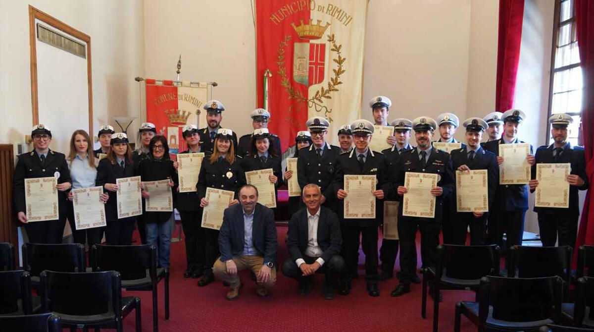 Rimini premia gli agenti eroi della Polizia Locale: ecco i nomi - 