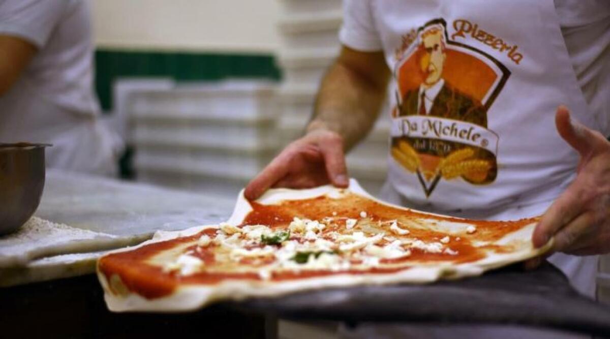 Da Michele sbarca a Rimini: la storica pizzeria napoletana apre il 3 aprile in via Mentana - Foto da facebook