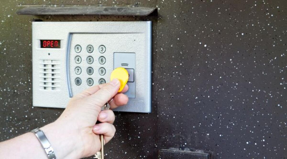 Bologna, boom di affitti turistici irregolari: 250 strutture scoperte in due settimane - 
