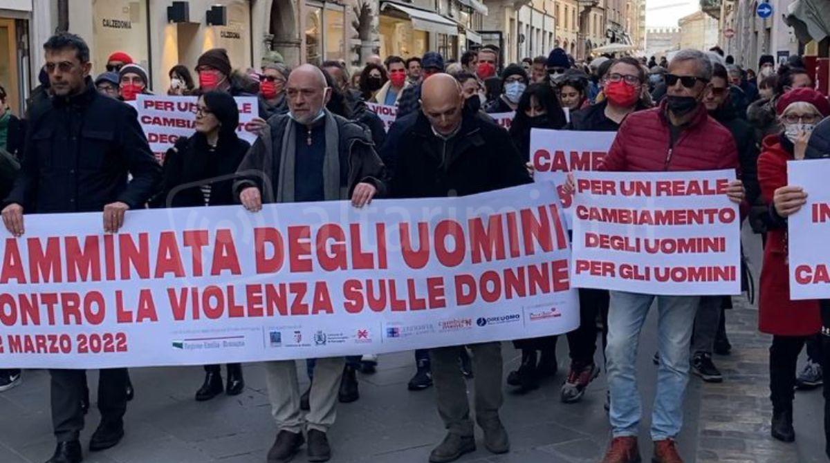 Giornata della Donna: a Rimini uomini in marcia contro la violenza di genere - 
