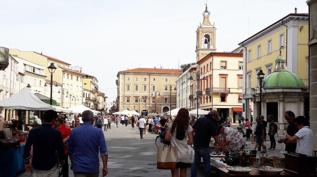 Torna la tradizione dei mercatini primaverili a Rimini: fiori, antiquariato e prodotti a Km 0 -