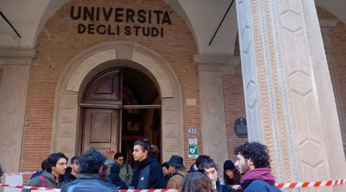 Università, i precari in protesta contro la riforma Bernini: "No a più contratti precari e ai tagli" - Ph Ansa