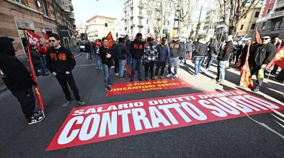 Metalmeccanici in piazza: 'Basta bassi salari, vogliamo il rinnovo del contratto!' - Metalmeccanici in piazza per il rinnovo contratto