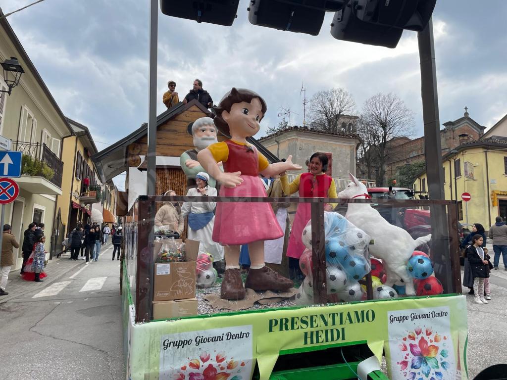 Il carro “Il mondo di Heidi”