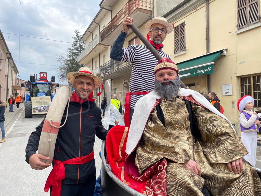 Un Rondò per la pace: il carro della Grotta Rossa